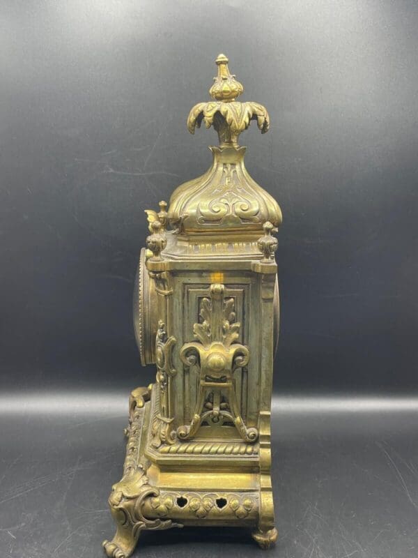 Historische Kaminuhr - Massive Bronze aus der Zeit von 1860-1880