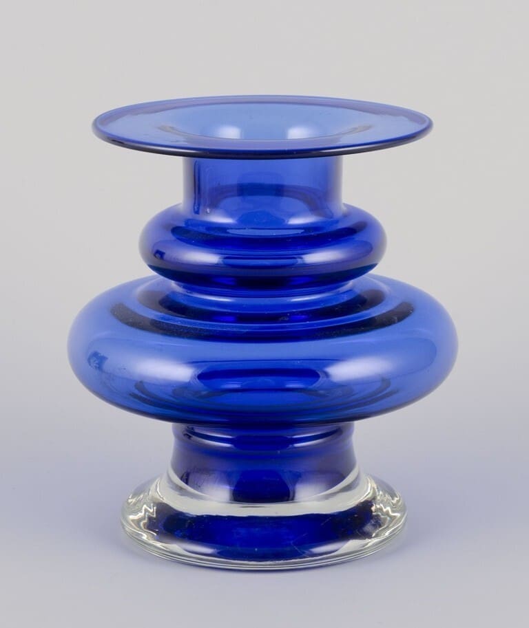 Große blaue Kunstglasvase aus den 70er Jahren von Tamara Aladin für Riihimäen Lasi
